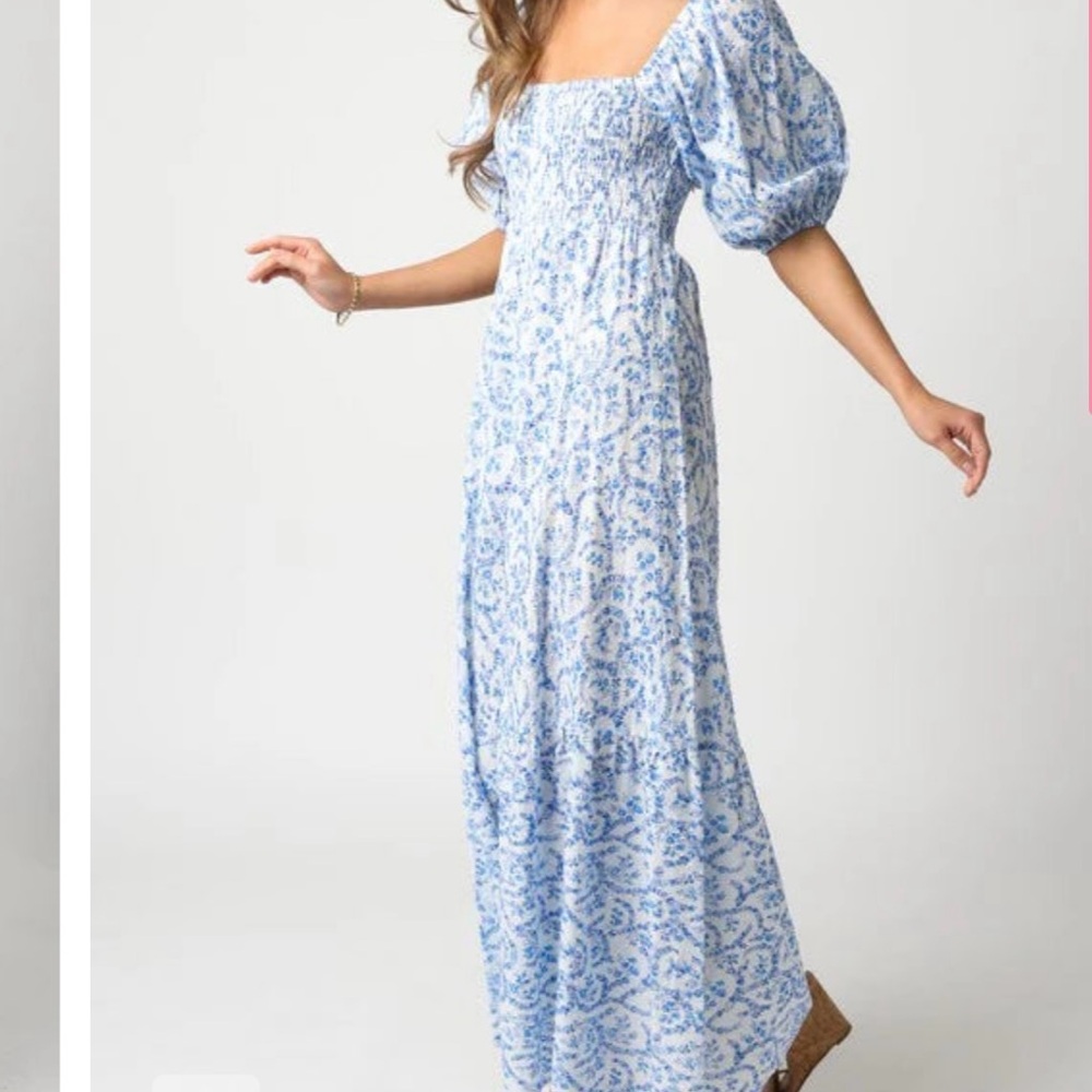 Elegant Blue Floral Maxi Dress